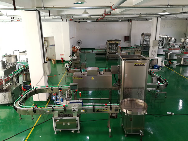 星全自動醬料灌裝機設(shè)備展示